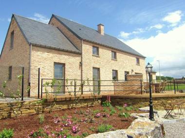 Tastefully decorated modern and warm house quiet beautiful view