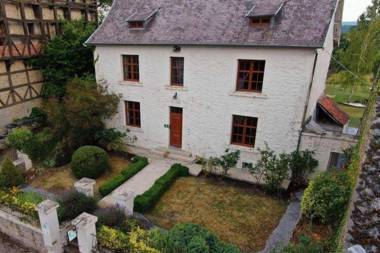 Luxurious Holiday Home with Garden in Gimnée