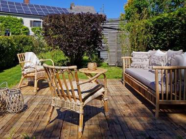 Charming cottage tastefully presented and located in the Meuse valley.