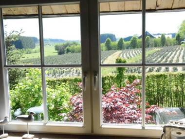 Peaceful Cottage in Jehonville with Sauna