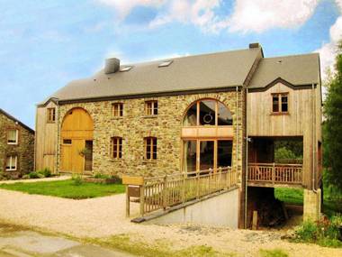 Fort-like Holiday Home in Sart-Bertrix a drive away from Luxembourg