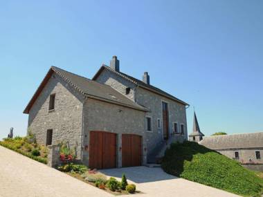 Modern Holiday Home in Somme-Leuze with Sauna