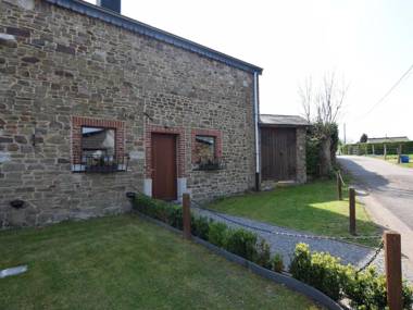 Cozy Holiday Home in Rendeux with Fenced Garden