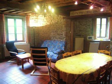 Lovely Holiday Home in Treignes with Garden