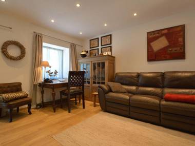 Charming Holiday Home with Veranda TerraceGarden Furniture