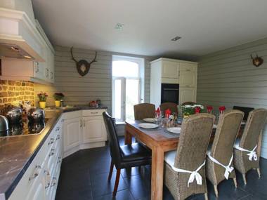 Splendid Mansion in Bastogne with Fenced Garden