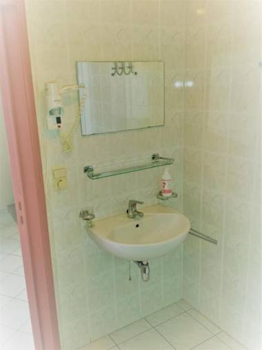 Flatpolis Brussels Airport Budget