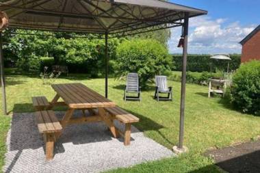 Pleasant Holiday Home in Froidchapelle with Garden