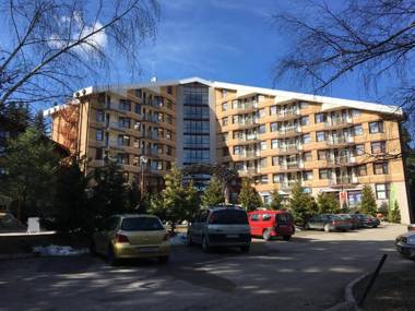 Rivendell Apartments Flora Complex