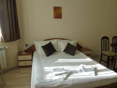 Хотел Флора private studio All seasons