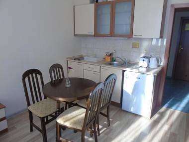 Хотел Флора private studio All seasons