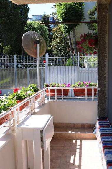 Central Varna Apartment - Lets4Holiday