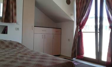 Apartments Elinor Budjaka