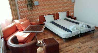 Scotty's Boutique Hotel