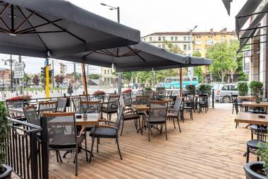 Maxim Boutique Hotel