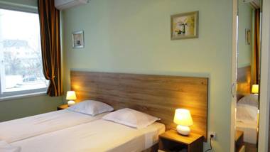 Guest Rooms Kom