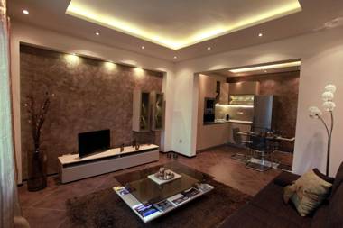 Brown Cottage Apartment