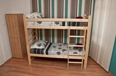 Hostel Mostel Hub Rooms and Apartments