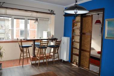 Atelier 9 - Art Mansard Studio