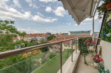 Luxury and Sunny Studio with a view in TOP Center