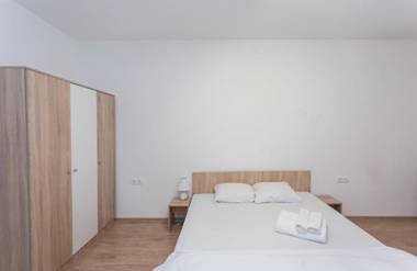 Modern and Bright Apartments near Center - FREE PARKING