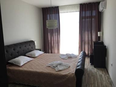 Green Paradise Deluxe Apartments