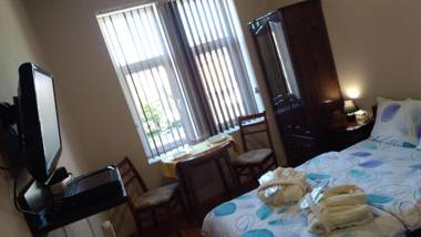 Guest House Fun and Rest