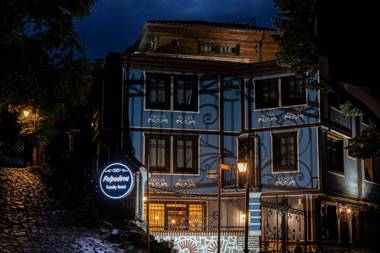 PULPUDEVA Family Hotel