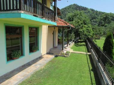 Pri Orehite Guesthouse