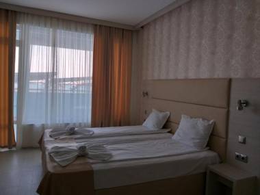 Perla Apartments First Line