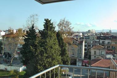 TOP CENTER  MODERN AND QUIET APARTMENT