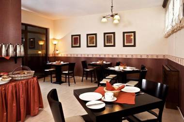 Parklands Hotel & Pool