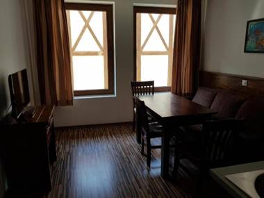 Room in Guest room - StayInn Granat Apartments - next to Gondola Lift