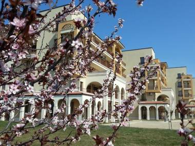 Lighthouse Luxe Estate Apart & Villas