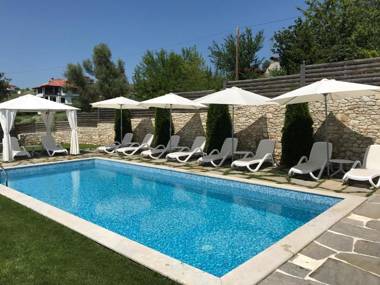 Family Hotel Friends Villa