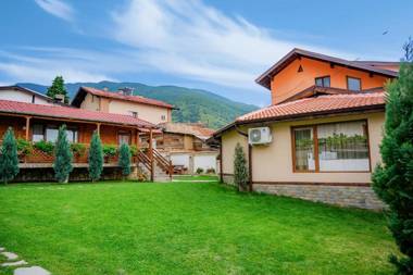 Къща за гости Forest dream