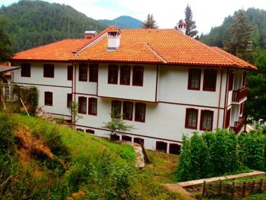 Hotel Mitnitsa and TKZS Biliantsi