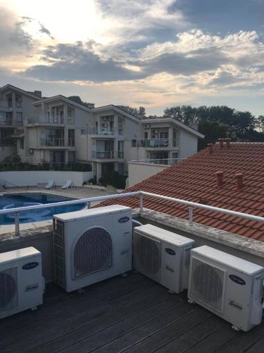 Big 3 Floor Villa With Pool And Beach