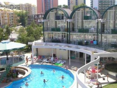 Sunny Day Club Hotel