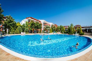 Green Fort Noks Apartments