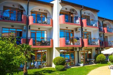 Complex Sunrise by HMG - All Inclusive