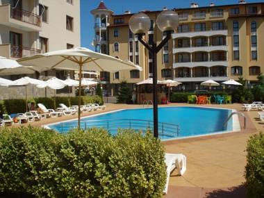 Summer Breeze Apartments