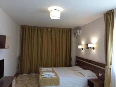 Flower Street provides accommodations with free Wifi air conditioning