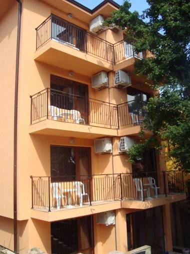 Villa Mari Guest Rooms