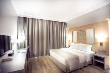 Golden Tulip Le Diplomate