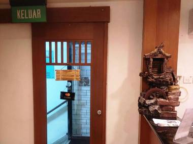 Easybox Budget Hotel