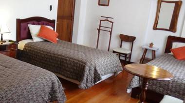 "LA MAISON DE LA BOLIVIE" Casa de Huéspedes