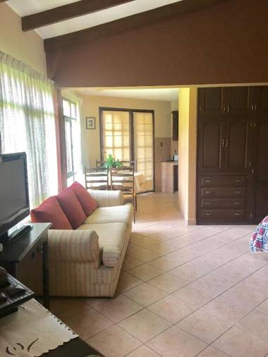 Apartamento con jardin