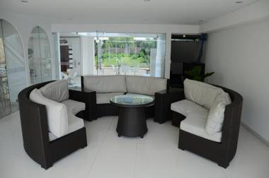 Hotel Senses Equipetrol