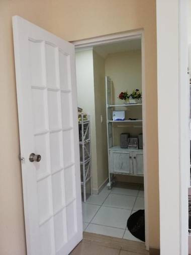 PEQUEÑO y ACOGEDOR DEPARTAMENTO CON GARAJE y recibe PEQUEÑOS PELUDITOS